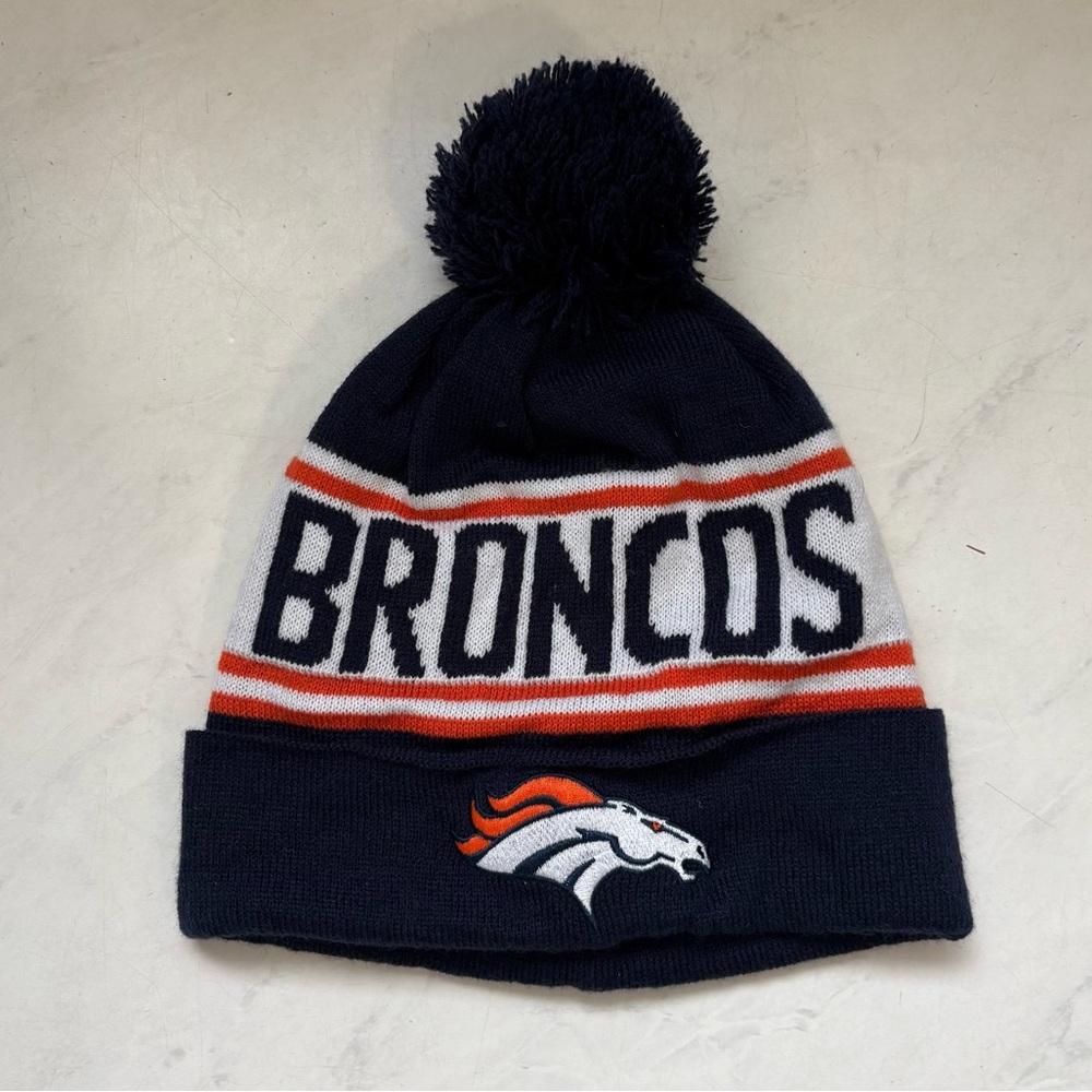 NFL One Size Youth Denver Broncos Navy Orange Beanie Pom Pom Football Travel